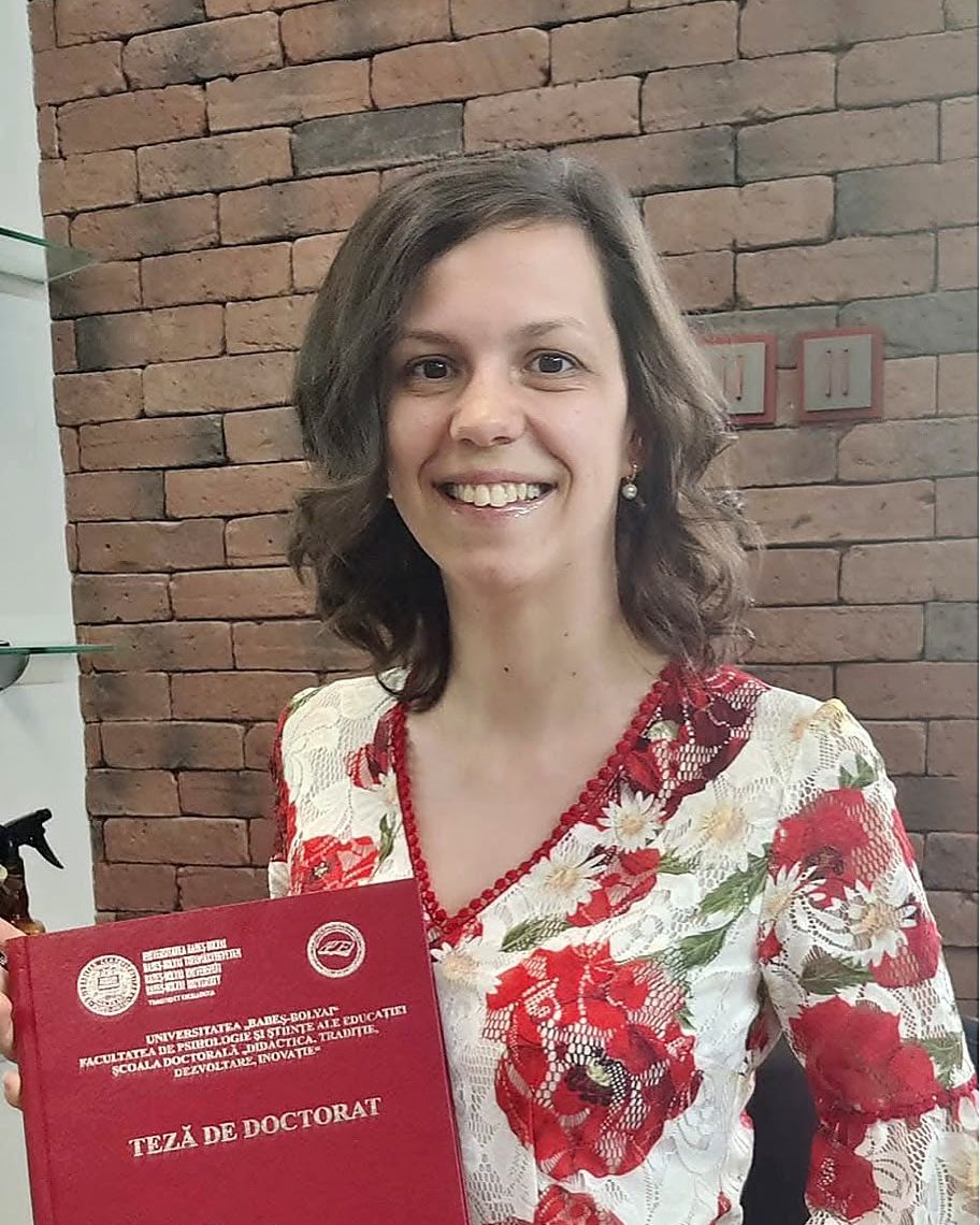 Dr. Cosmina-Florina Șoldea ținând teza de doctorat